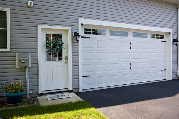 24/7 Emergency Garage Door Panel Replacement experts in Fayette County County, IL